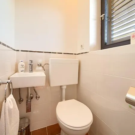 Apartmán With Parking Space Baska, Krk - 19708 Baška